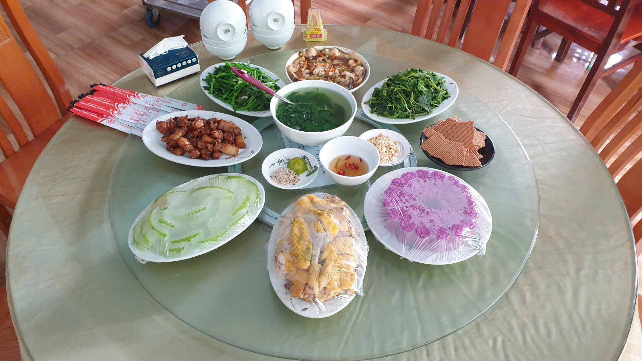 Dịch vụ ăn uống
