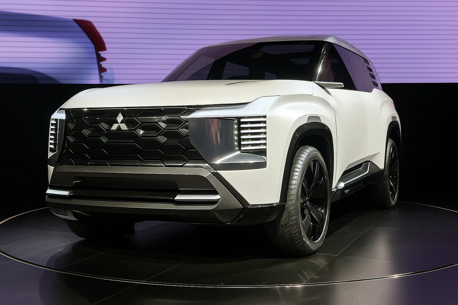 Mitsubishi Xforce bản 7 chỗ sắp ra mắt