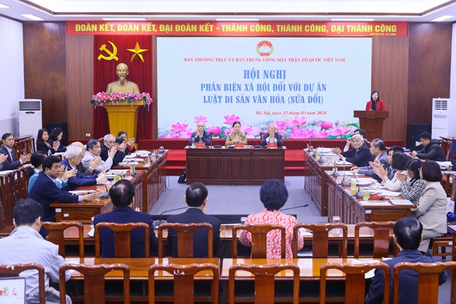 Bảo tồn và phát huy giá trị văn hóa truyền thống của đồng bào Chứt gắn với phát triển du lịch