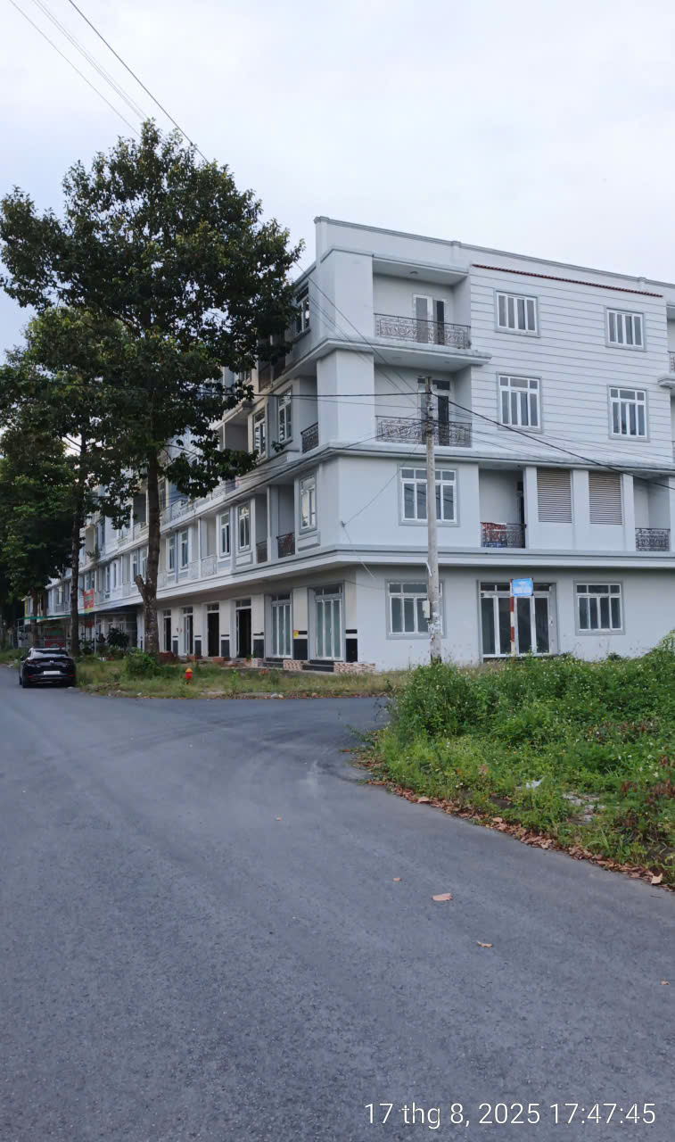 NHÀ LIỀN KỀ 224m2, KHU HOÀNG QUÂN BÌNH MINH VĨNH LONG