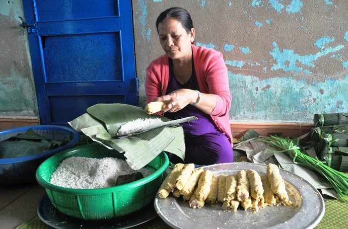 Nức danh ngôi làng 500 năm làm bánh chưng, bánh tét ở Huế